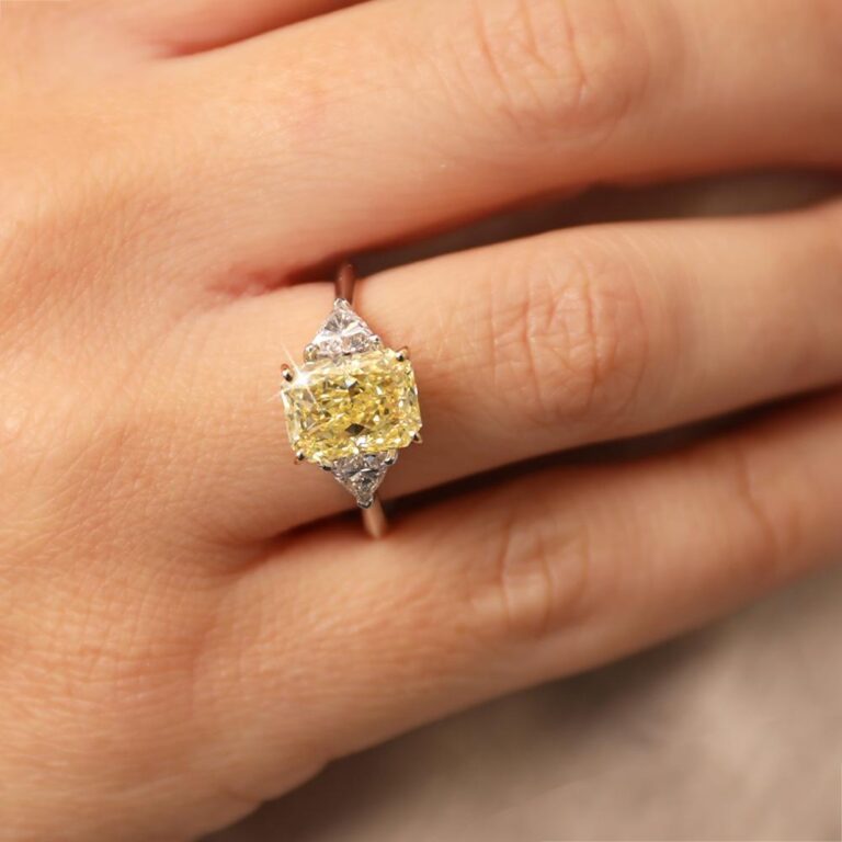 Modern Luxury Redefined with Engagement Rings with Laboratory Diamonds