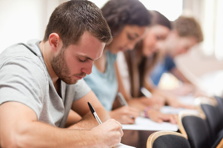 Navigating the Modern Career Landscape with Product Management Training Courses